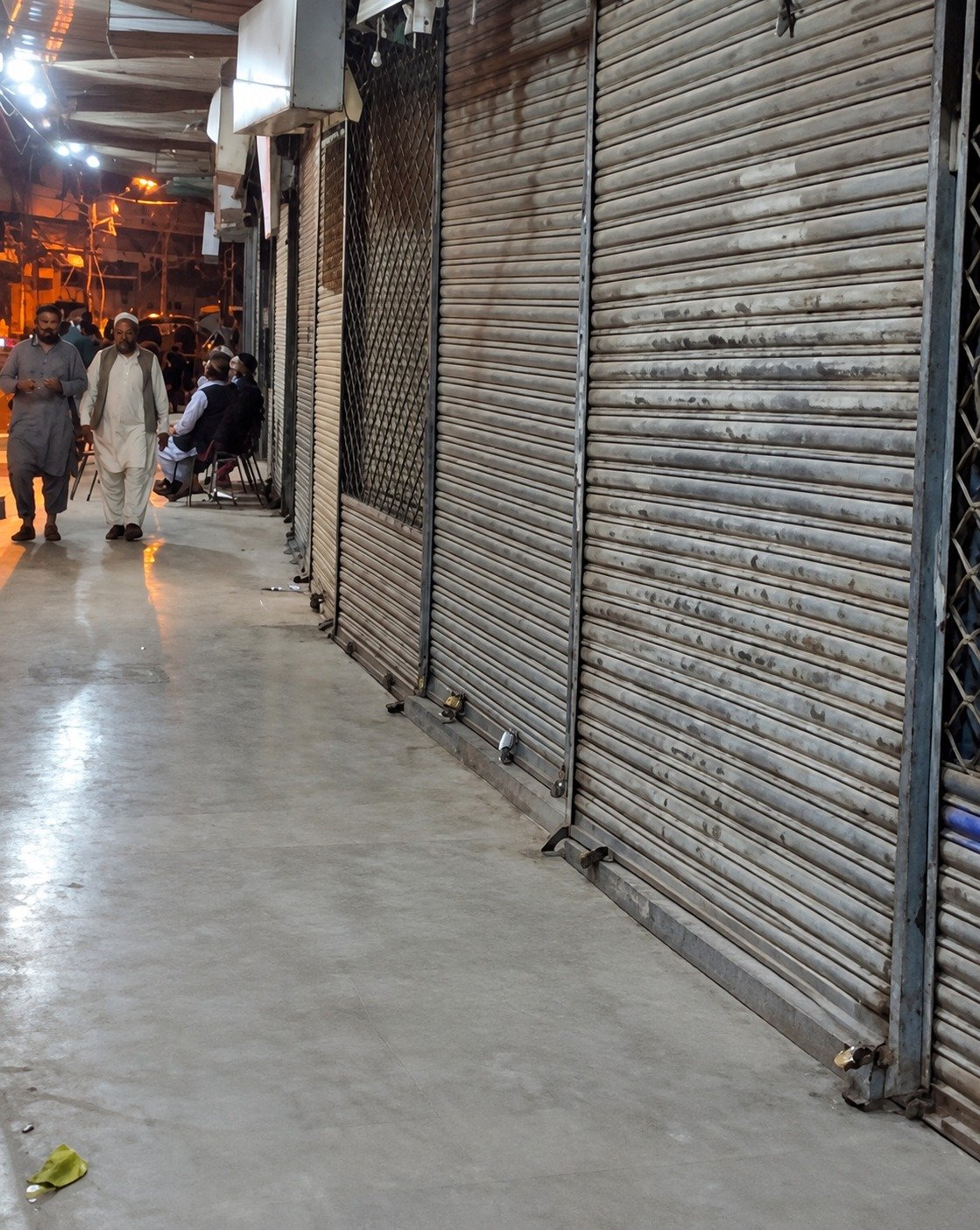 Government Approves Austerity Package, Markets to Close at 9 PM Under Energy Saving Measures