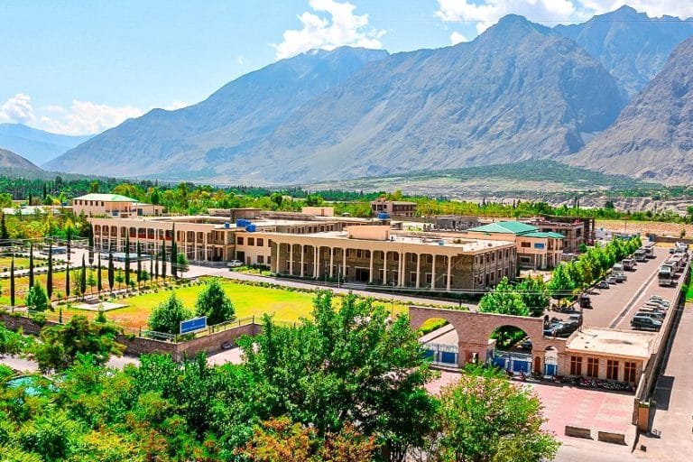 KIU Pays Tribute to Chinese Experts at Pak-China Border, Launches Cleanliness Drive