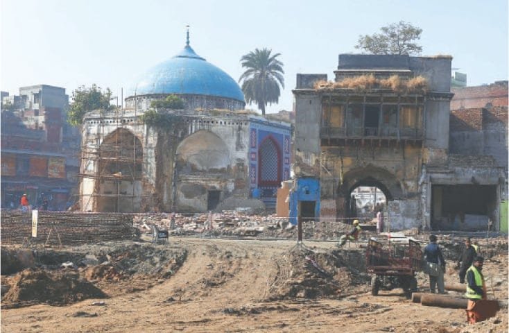 LDA DG Tahir Farooq Orders Acceleration of Neela Gumbad, Nasir Bagh Parking Plazas