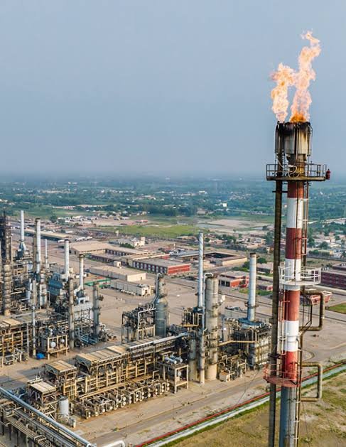 Pakistan Seeks US Investment for $5 Billion Oil Refinery Modernisation Programme